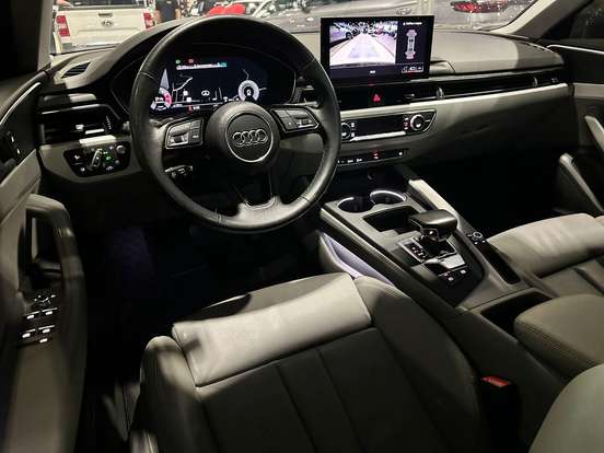 AUDI-A4-2020