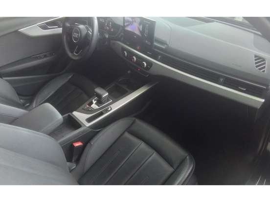 AUDI-A4-2023