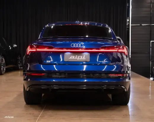 AUDI-E-TRON-2021