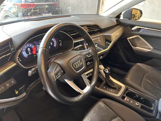 AUDI-Q3-2020