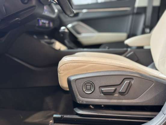 AUDI-Q3-2020