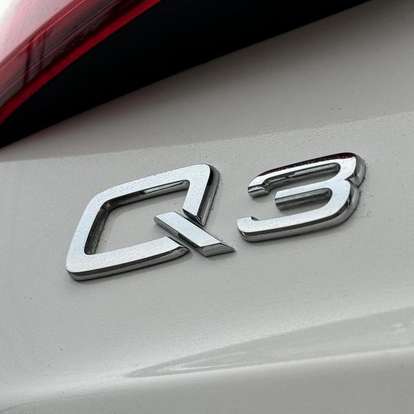 AUDI-Q3-2018