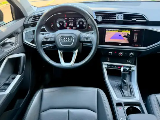 AUDI-Q3-2024