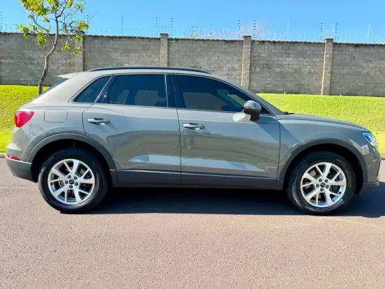 AUDI-Q3-2024