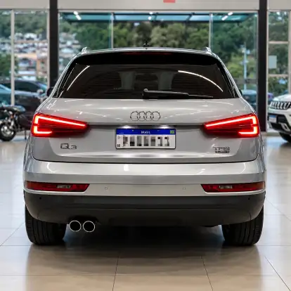 AUDI-Q3-2015