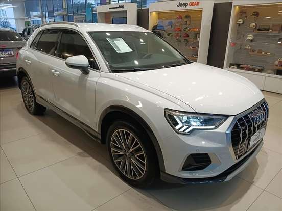 AUDI-Q3-2024