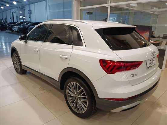 AUDI-Q3-2024