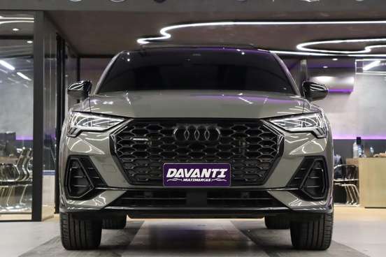 AUDI-Q3-2022