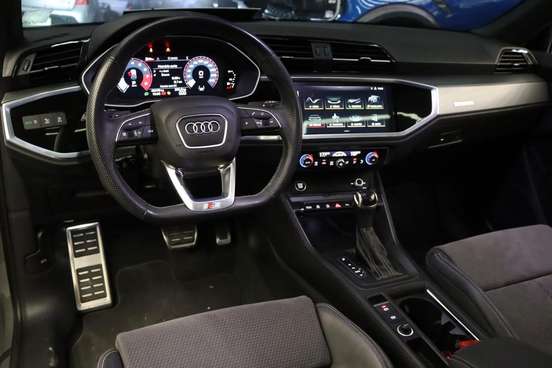 AUDI-Q3-2022