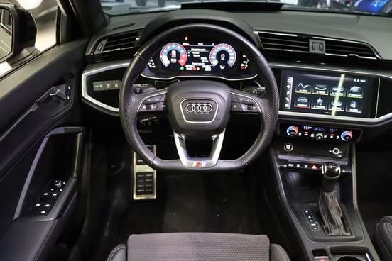 AUDI-Q3-2022
