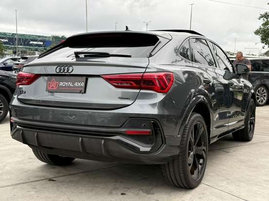 AUDI-Q3-2024