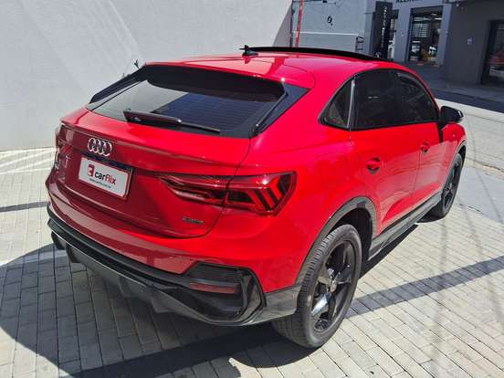AUDI-Q3-2022