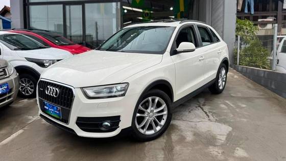 AUDI Q3 2.0 TFSI AMBIENTE QUATTRO 4P GASOLINA S TRONIC