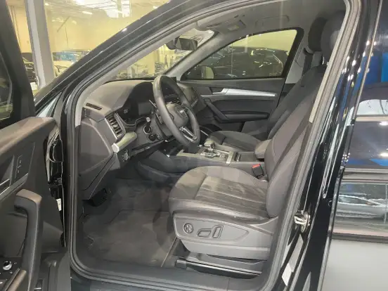 AUDI-Q5-2023