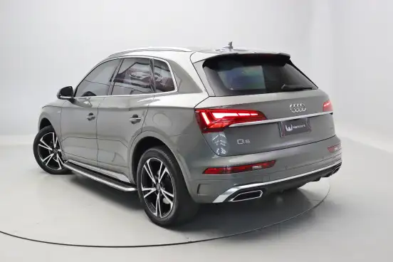 AUDI-Q5-2023