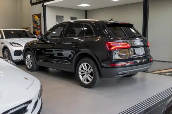 AUDI-Q5-2019