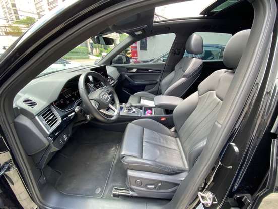 AUDI-Q5-2022