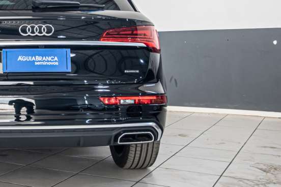 AUDI-Q5-2024