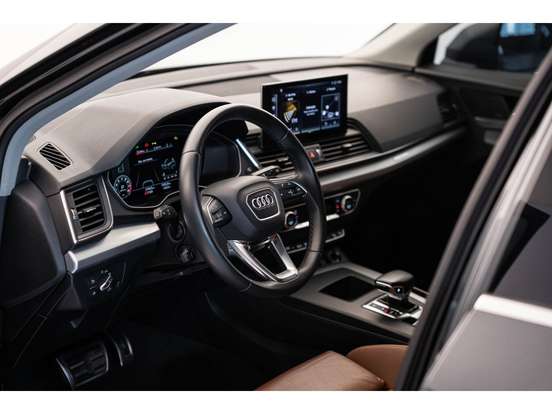AUDI-Q5-2021