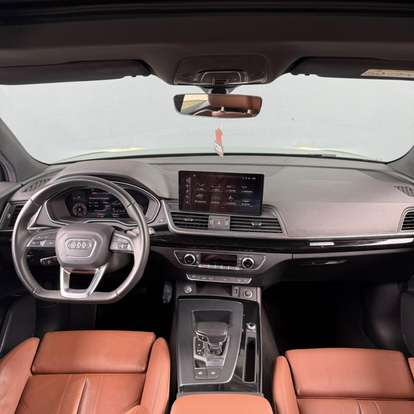 AUDI-Q5-2021