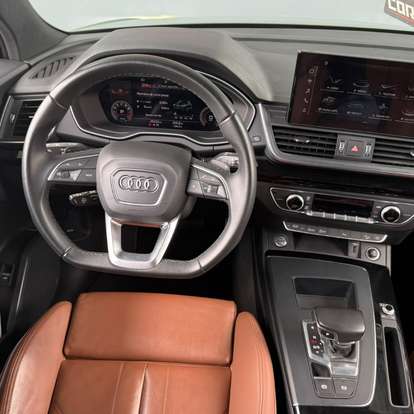 AUDI-Q5-2021