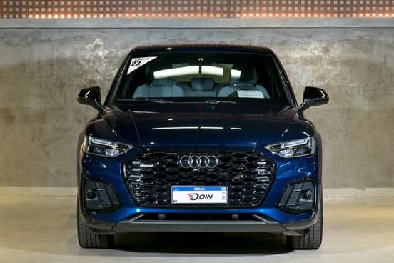 AUDI-Q5-2022