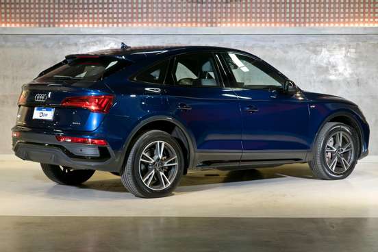 AUDI-Q5-2022