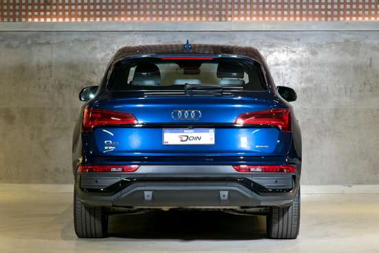 AUDI-Q5-2022