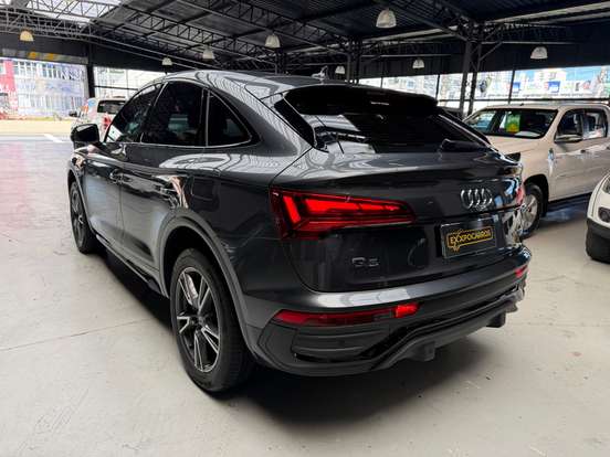 AUDI-Q5-2023