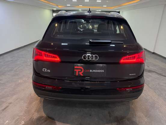 AUDI-Q5-2.0 TFSI GASOLINA PRESTIGE S TRONIC AUDI-Q5-2020