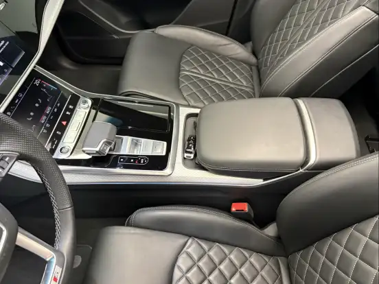 AUDI-Q8-3.0 TFSI GASOLINA PERFORMANCE BLACK QUATTRO TIPTRONIC AUDI-Q8-2024