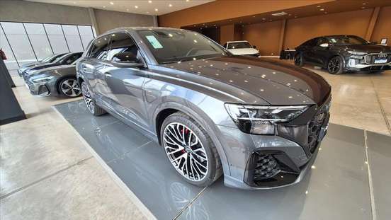 AUDI-Q8-2025