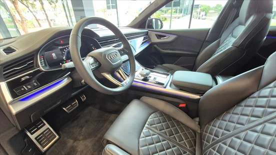 AUDI-Q8-2025