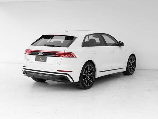 AUDI-Q8-3.0 TFSI GASOLINA PERFORMANCE BLACK QUATTRO TIPTRONIC AUDI-Q8-2023