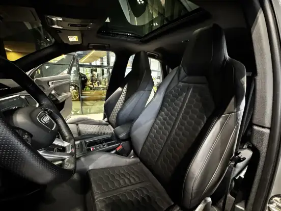 AUDI-RS Q3-2020