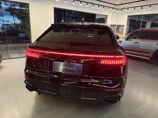 AUDI-RS Q8-2020