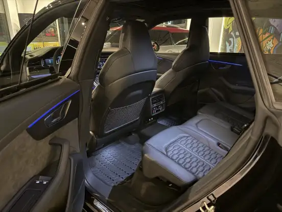 AUDI-RS Q8-2020