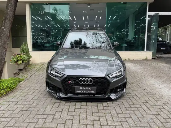 AUDI-RS4-2019