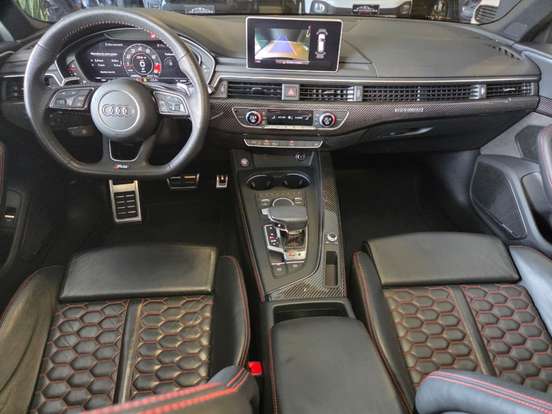 AUDI-RS4-2019