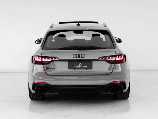 AUDI-RS4-2020