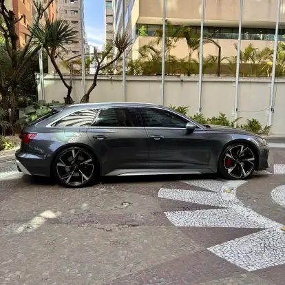 AUDI-RS6-2020