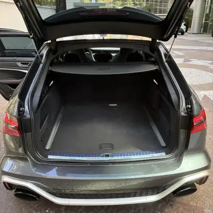 AUDI-RS6-2020
