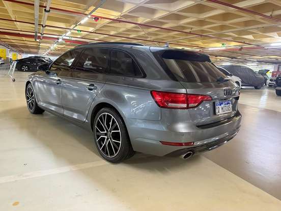 AUDI-A4-2017