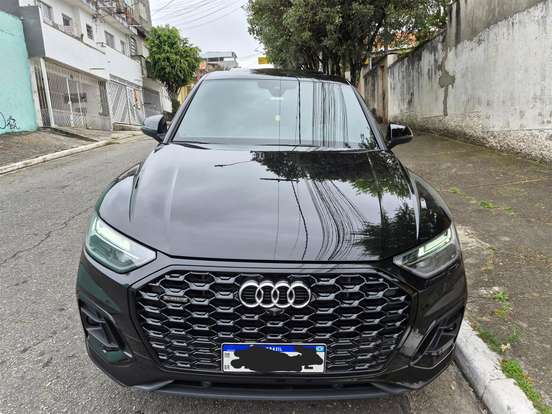 AUDI-Q5-2022