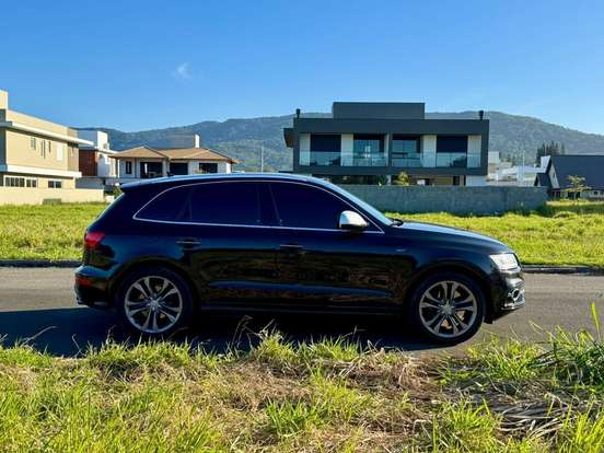 AUDI-SQ5-2015
