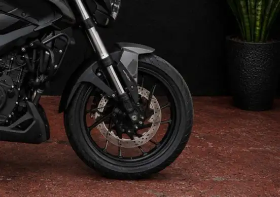 BAJAJ-DOMINAR 400-2024