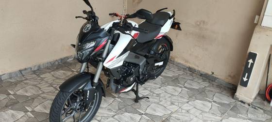 BAJAJ DOMINAR NS200 