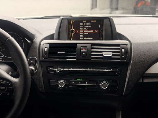 BMW-118i-1.6 SPORT GP 16V TURBO GASOLINA 4P AUTOMÁTICO BMW-118i-2013