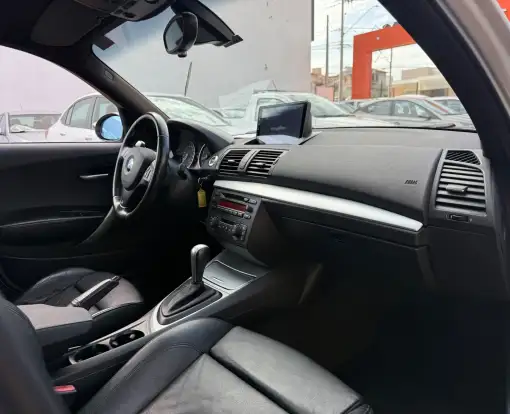 BMW-130i-2006