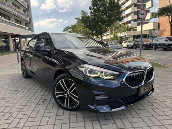 BMW-218i-2021